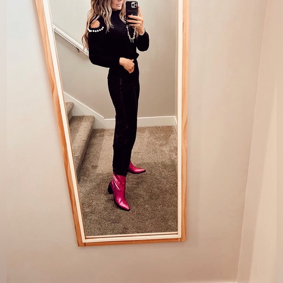 Soft Sweater Black Ribbed White Faux Pearls Cold Shoulder Aiblee S - Picture 4 of 14